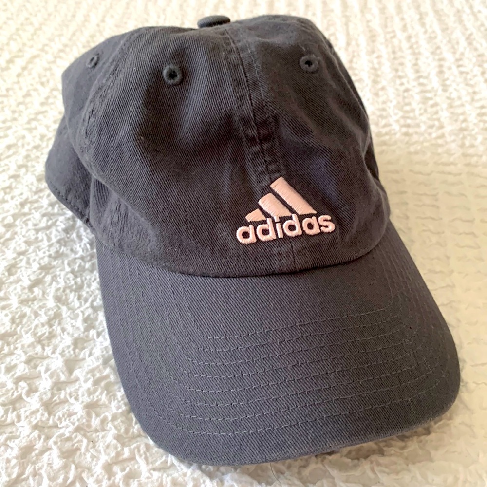 Adidas Black Hat with embroidered Logo in pink